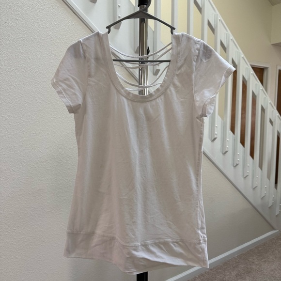 Splash White Short Sleeve Women's Shirt Top with Strappy Back Design Size 2X - Picture 3 of 5